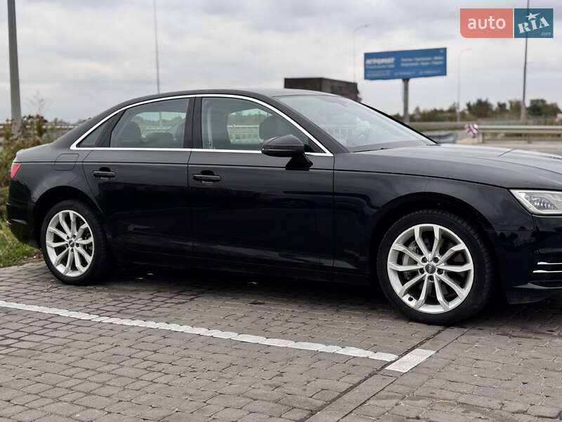 Седан Audi A4 2016 в Львове