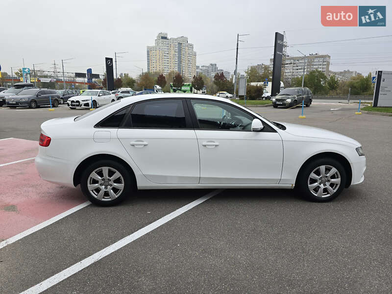 Седан Audi A4 2009 в Києві