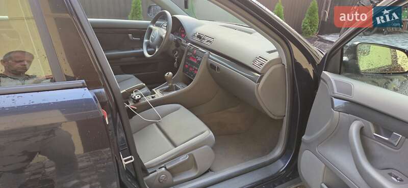 Седан Audi A4 2003 в Сколе