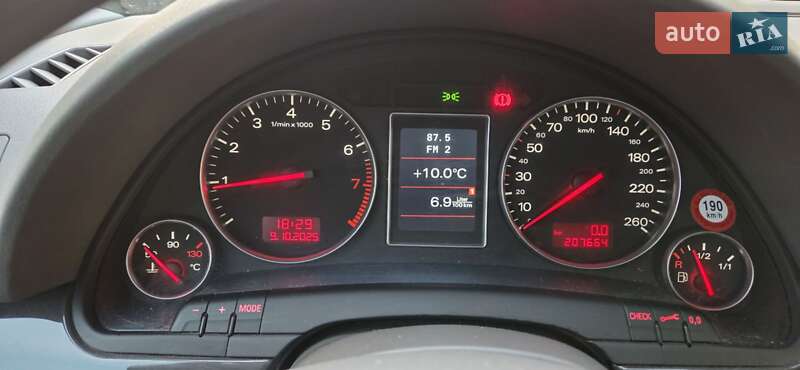 Седан Audi A4 2003 в Сколе