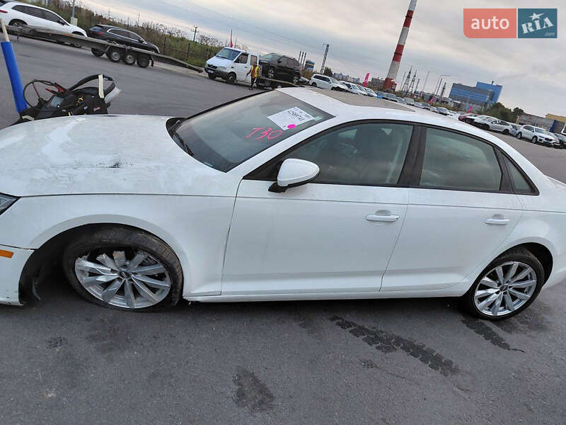 Седан Audi A4 2017 в Киеве