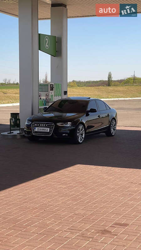 Седан Audi A4 2013 в Одесі