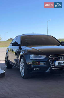 Седан Audi A4 2013 в Одесі