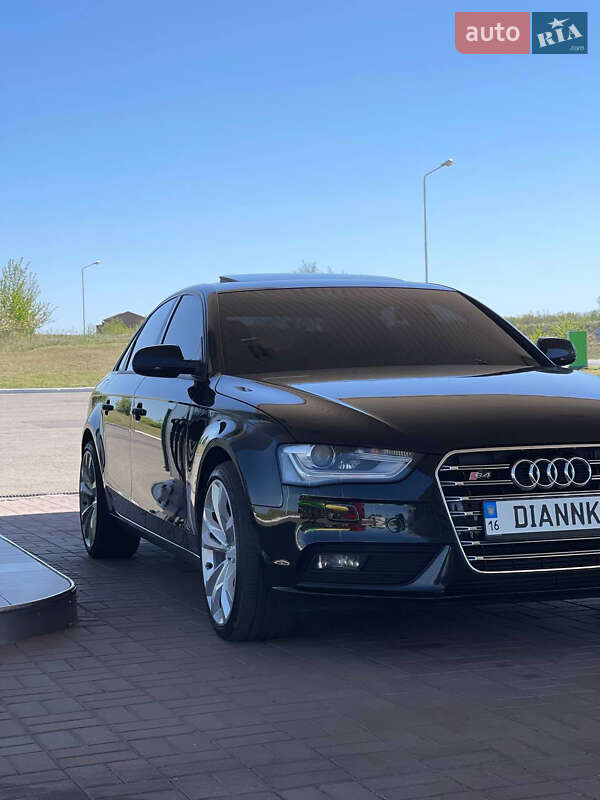 Седан Audi A4 2013 в Одесі