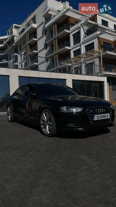 Седан Audi A4 2013 в Одесі
