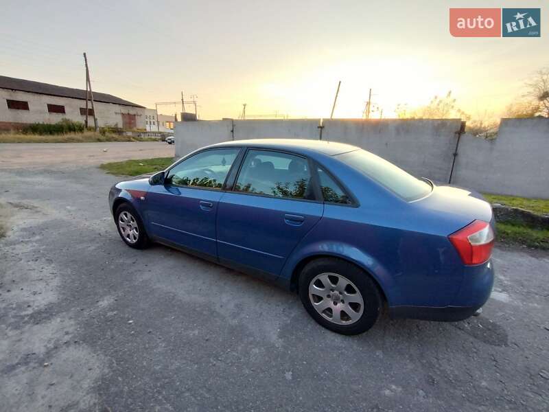 Седан Audi A4 2001 в Мирополі