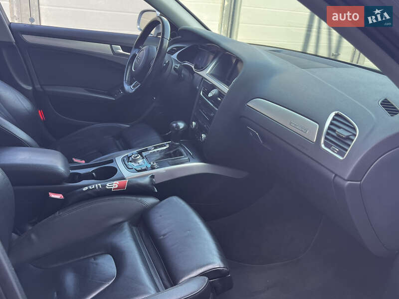 Седан Audi A4 2015 в Львові