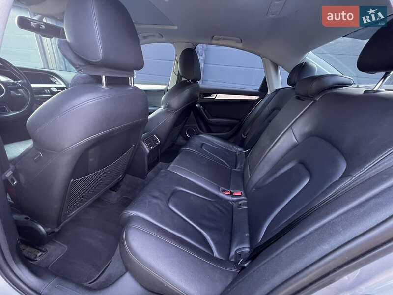 Седан Audi A4 2015 в Львові