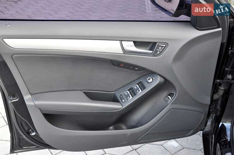 Седан Audi A4 2014 в Львові