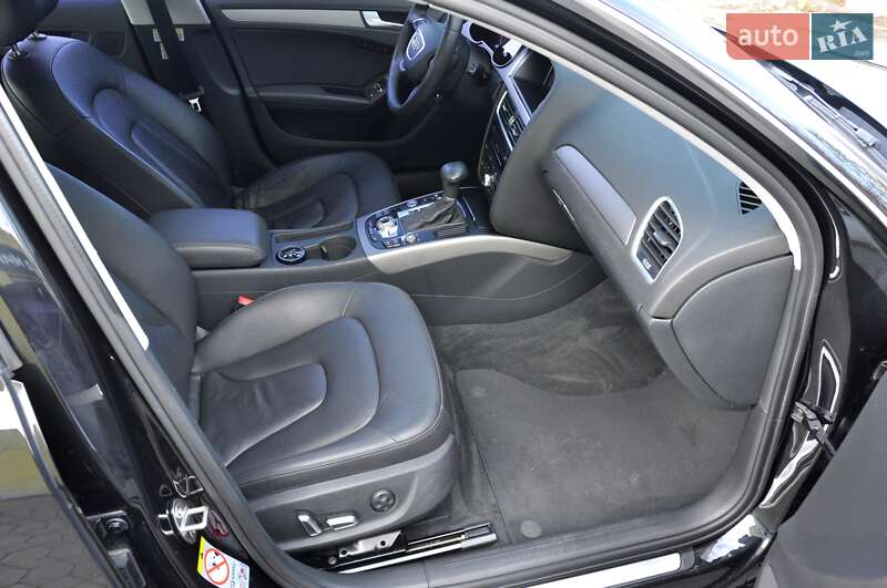 Седан Audi A4 2014 в Львові