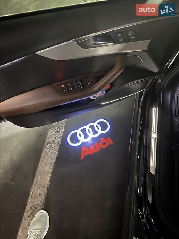 Седан Audi A4 2017 в Львове