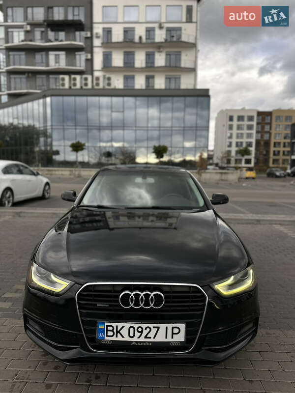 Седан Audi A4 2014 в Рівному