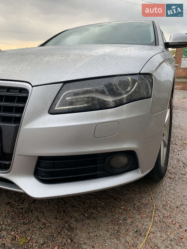 Седан Audi A4 2008 в Обухові