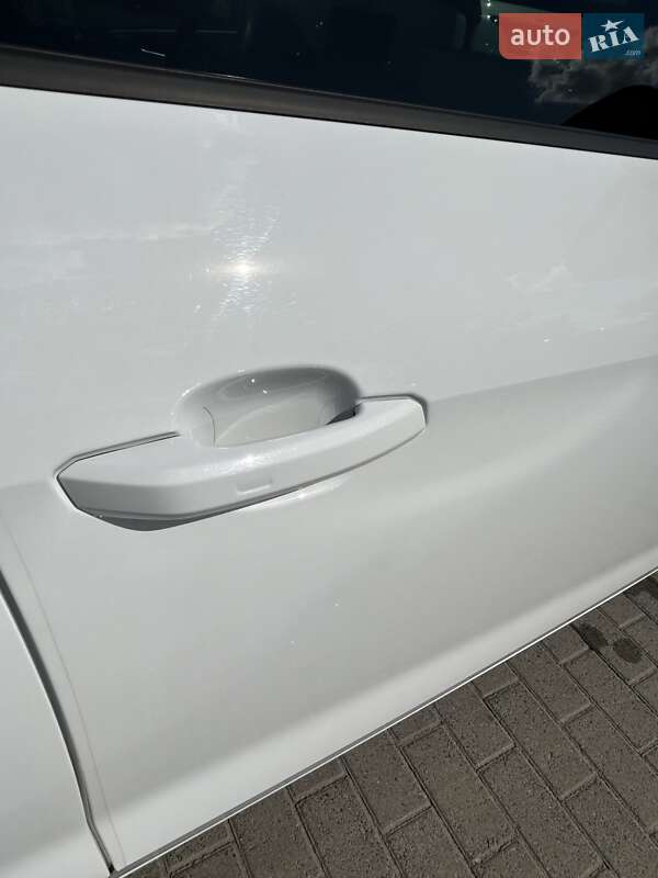 Седан Audi A4 2021 в Полтаві