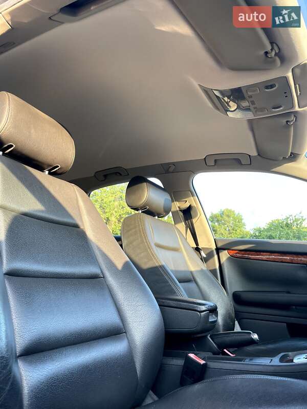 Седан Audi A4 2001 в Луцке