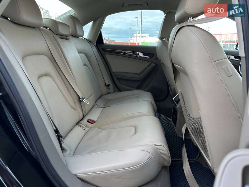 Седан Audi A4 2011 в Киеве