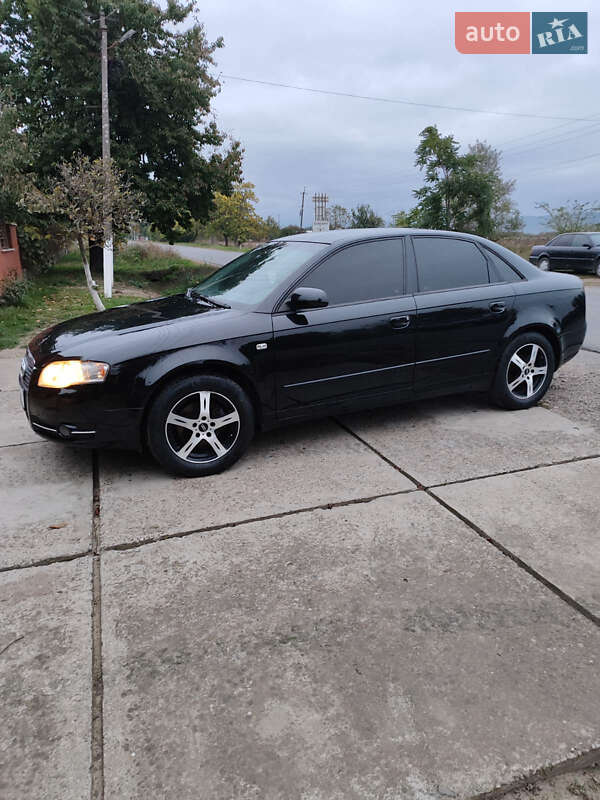 Седан Audi A4 2006 в Виноградові