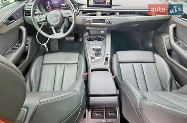 Седан Audi A4 2019 в 