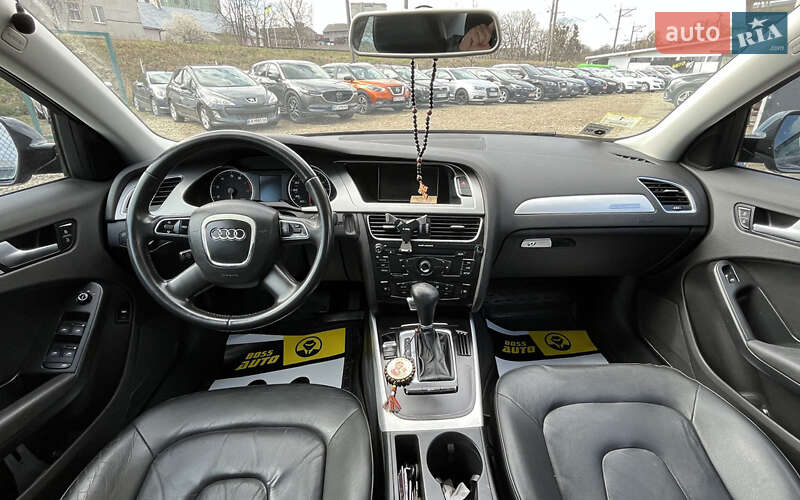 Седан Audi A4 2010 в Стрию