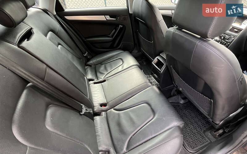 Седан Audi A4 2010 в Стрию