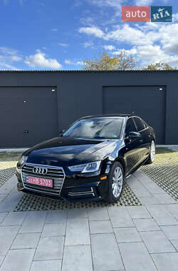 Седан Audi A4 2018 в Самборі