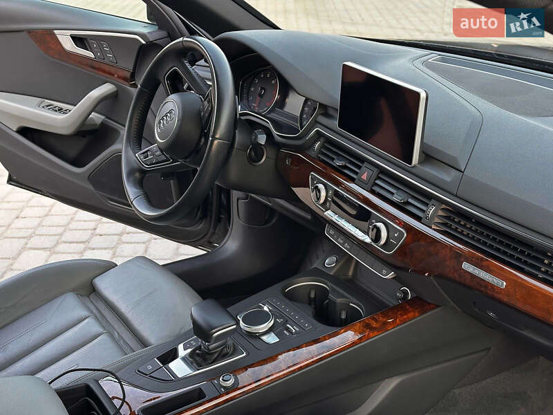 Седан Audi A4 2017 в Львові