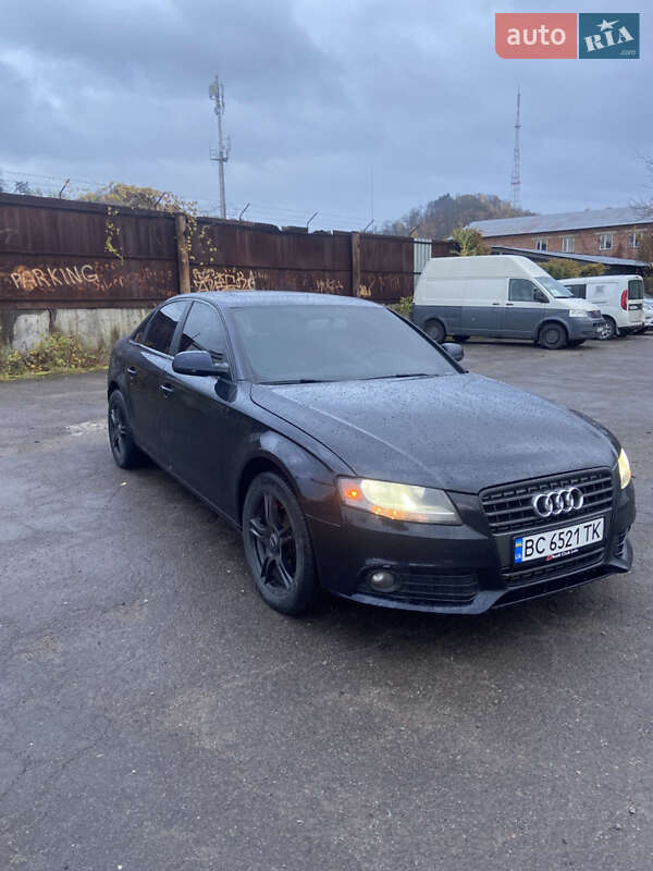 Седан Audi A4 2011 в Львові