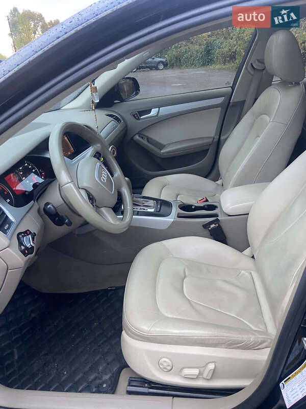 Седан Audi A4 2011 в Львові