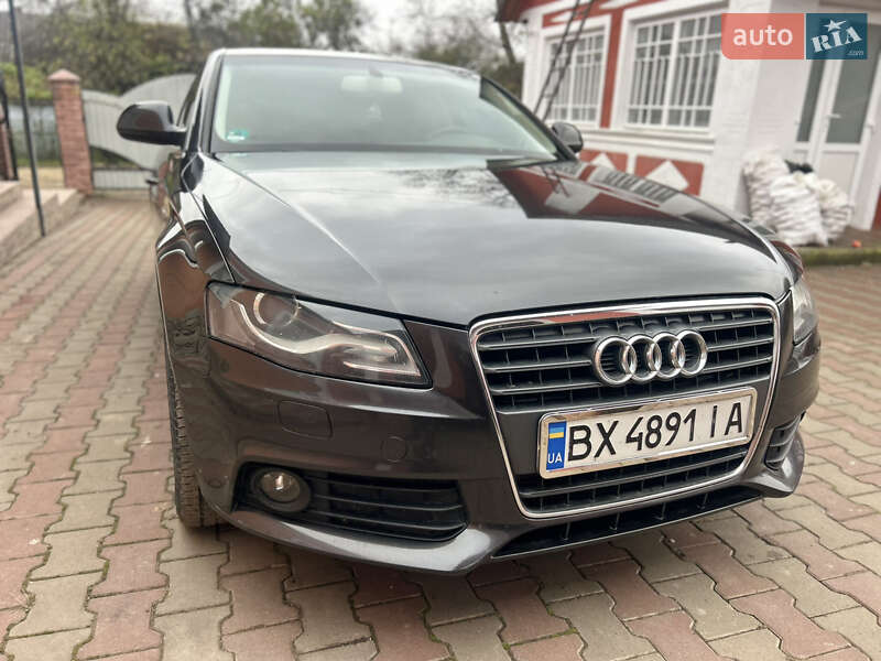 Седан Audi A4 2009 в Новой Ушице