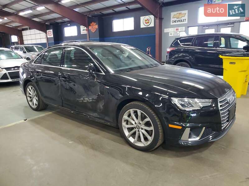 Седан Audi A4 2018 в Киеве