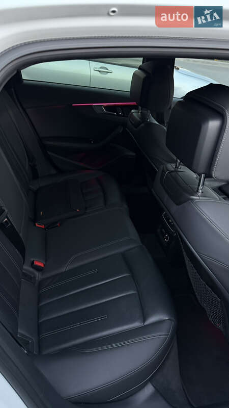 Седан Audi A4 2020 в Києві