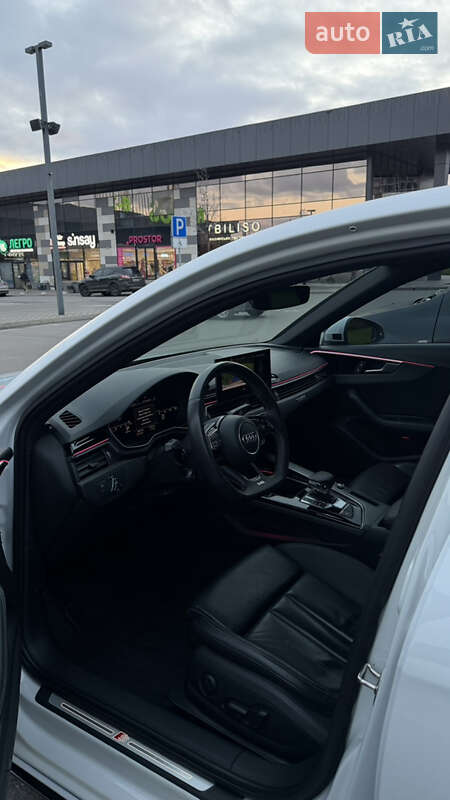 Седан Audi A4 2020 в Києві