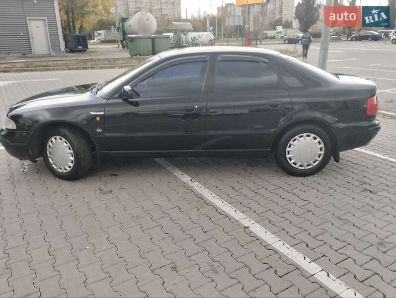 Седан Audi A4 1997 в Києві