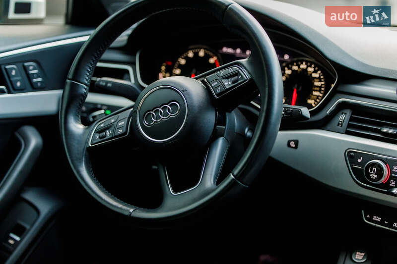 Седан Audi A4 2017 в Івано-Франківську