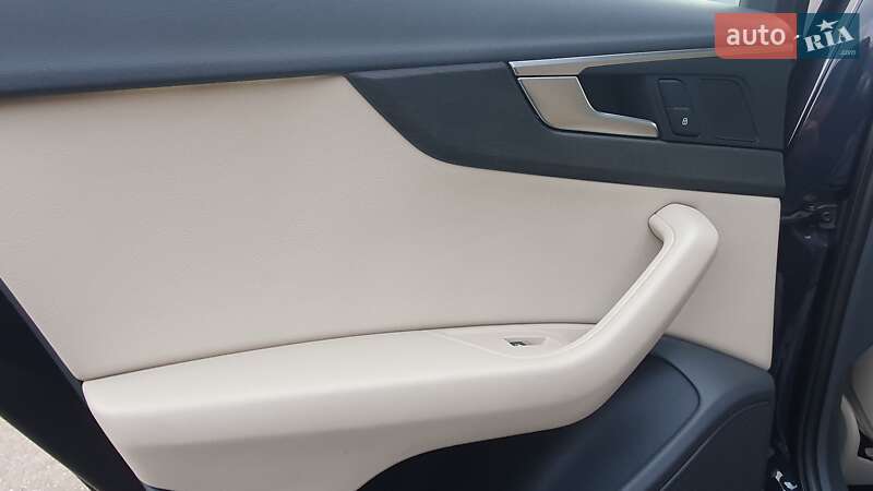 Седан Audi A4 2018 в Киеве