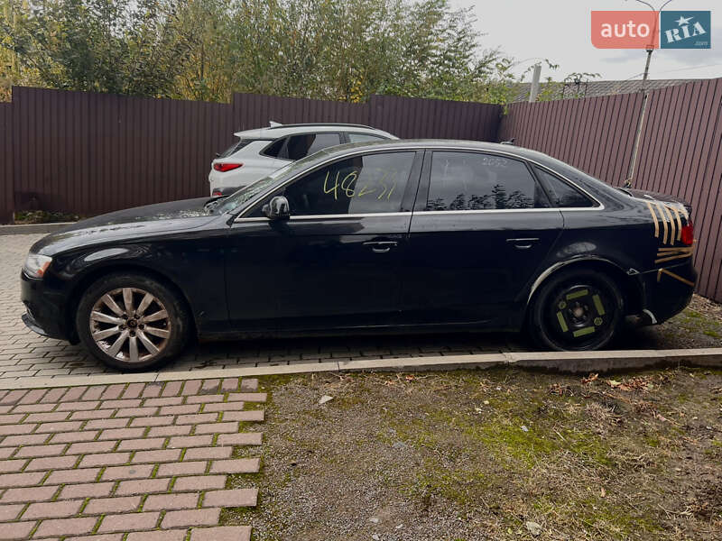 Седан Audi A4 2013 в Ровно