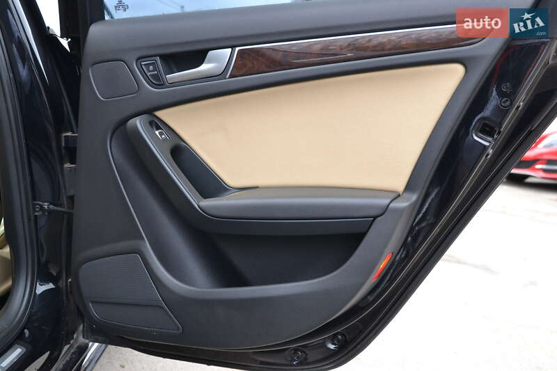 Седан Audi A4 2014 в Луцке