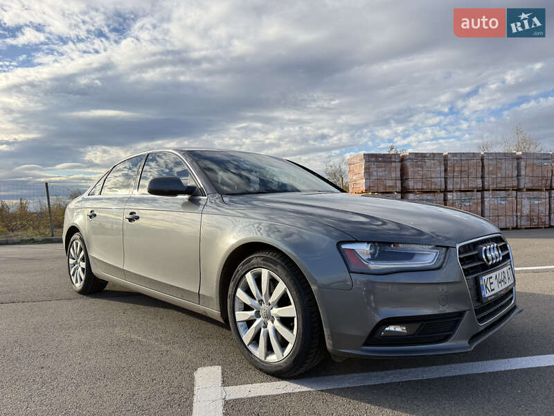 Седан Audi A4 2012 в Кривом Роге