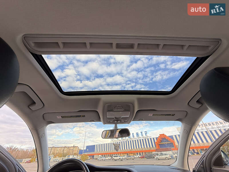 Седан Audi A4 2012 в Кривом Роге