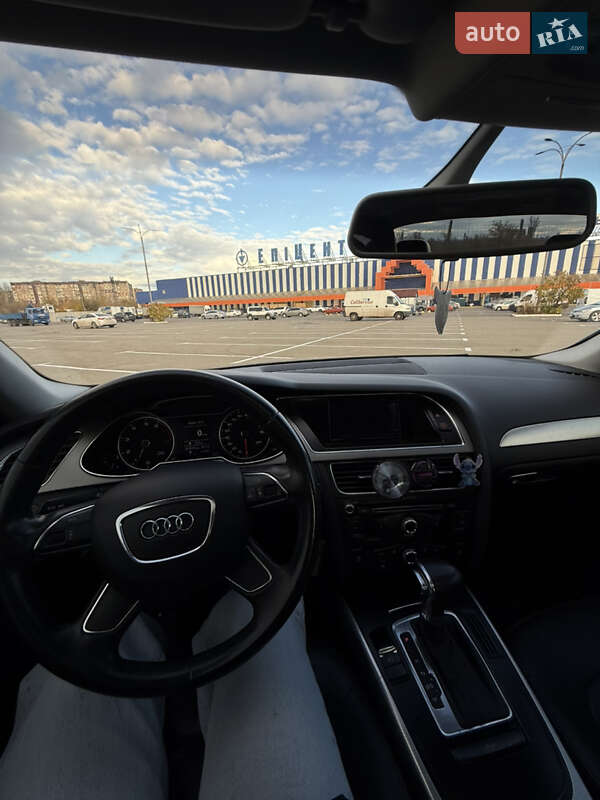Седан Audi A4 2012 в Кривом Роге