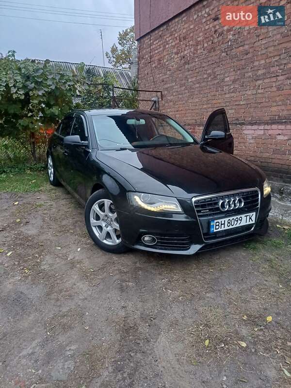 Седан Audi A4 2010 в Запоріжжі
