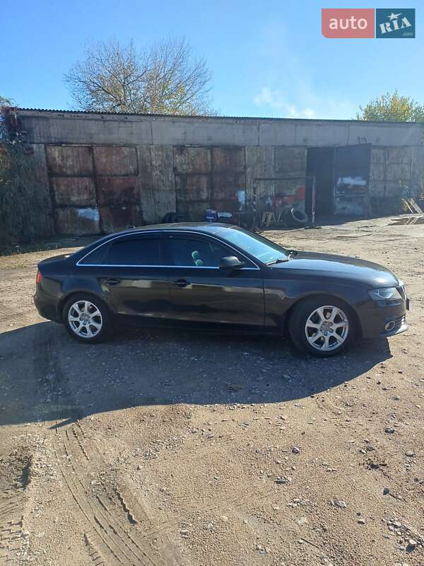 Седан Audi A4 2010 в Запоріжжі