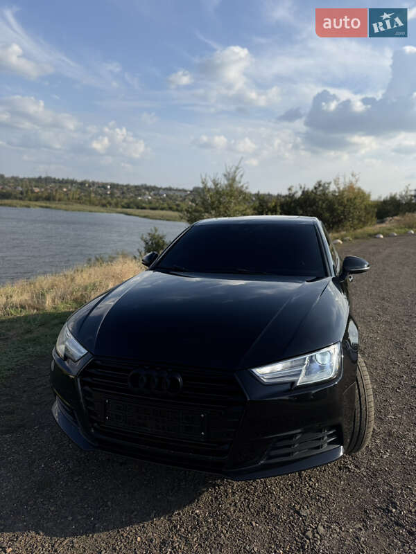 Седан Audi A4 2017 в Кривому Розі