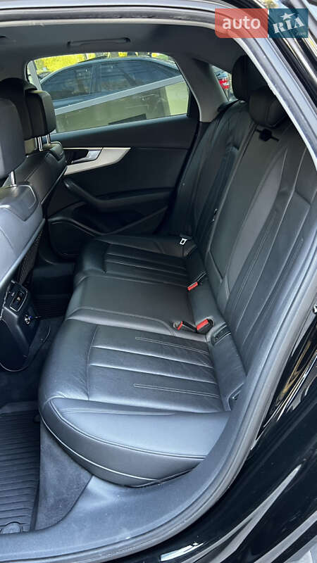 Седан Audi A4 2016 в Запоріжжі