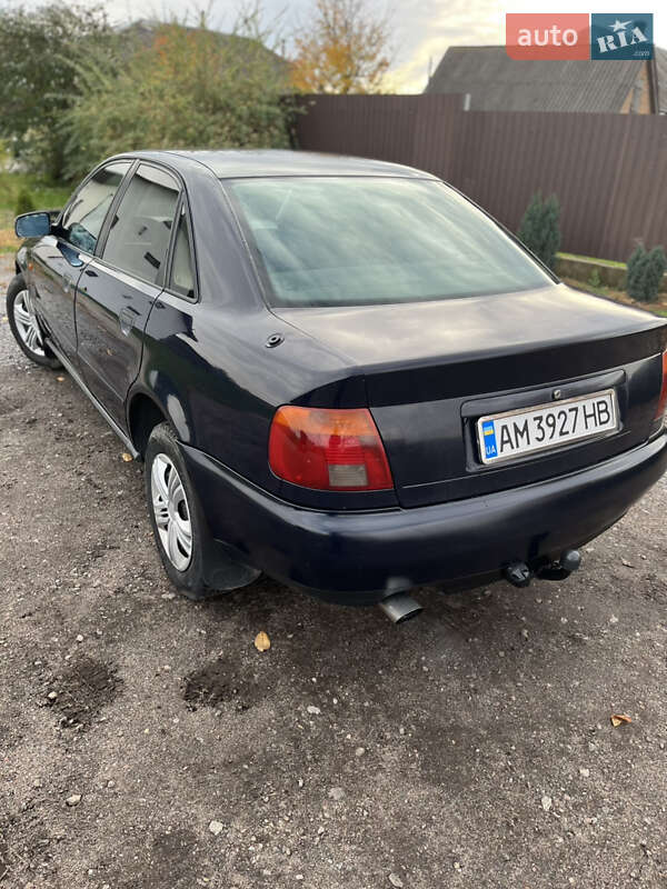 Седан Audi A4 1995 в Бердичеве