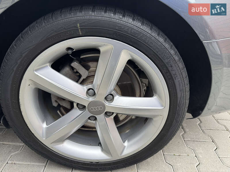 Седан Audi A4 2011 в Мукачевому