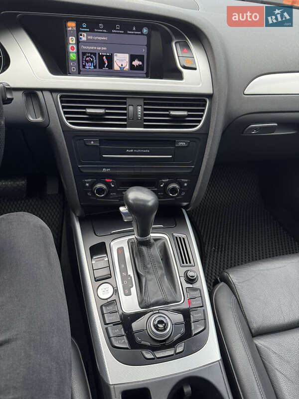 Седан Audi A4 2011 в Мукачевому