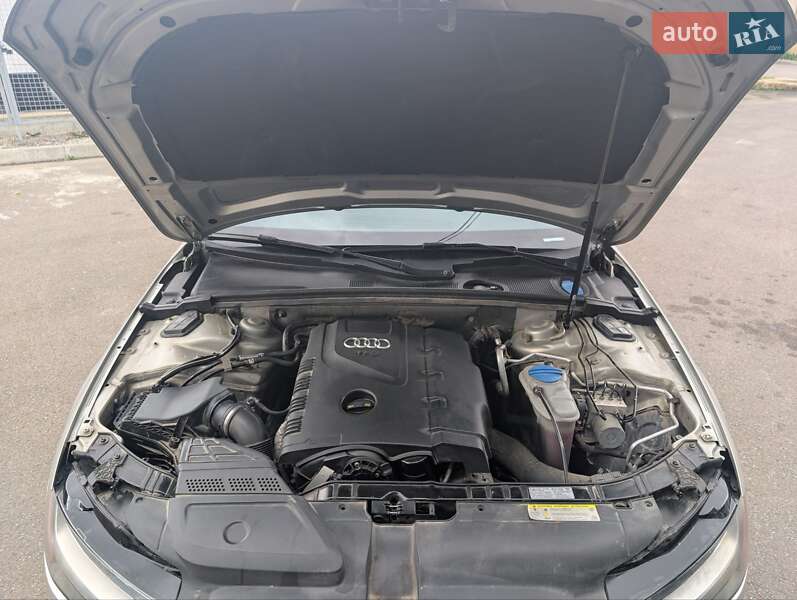 Седан Audi A4 2013 в Ивано-Франковске