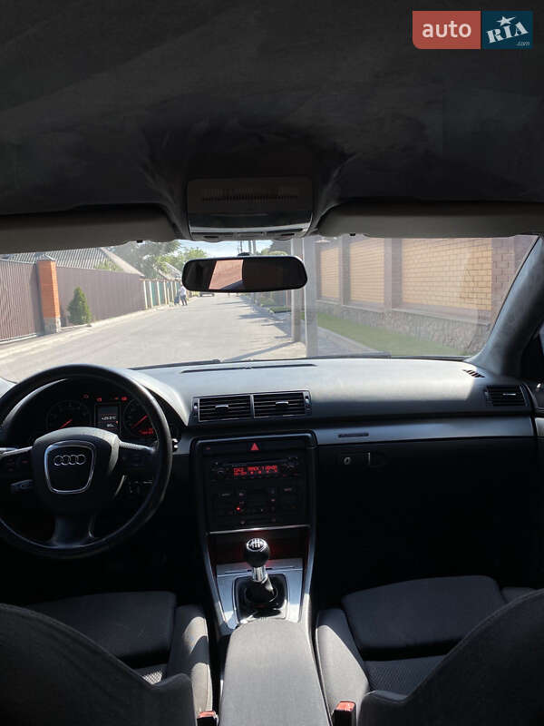 Седан Audi A4 2002 в Олександрії