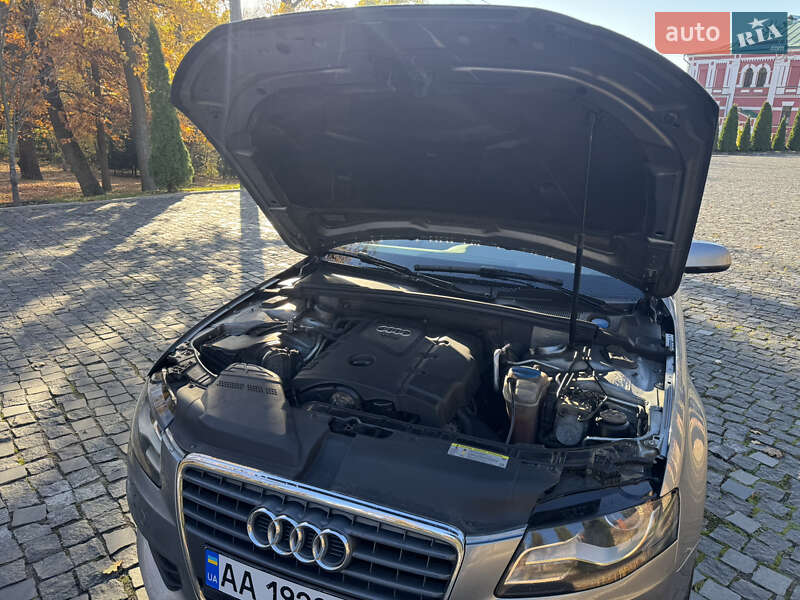Седан Audi A4 2010 в Києві